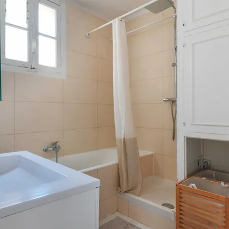 Apartment Charming Cosy Apt -1br For 4p- In The Heart Of